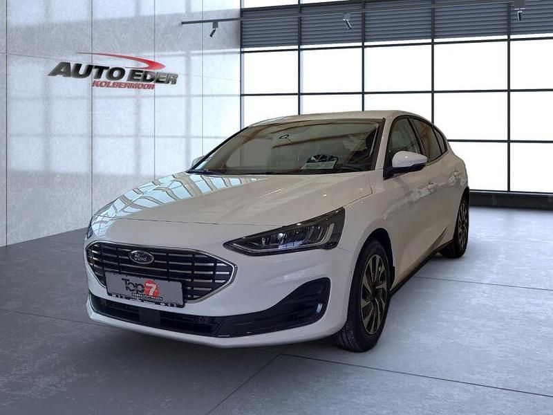 Gebraucht Ford Focus Titanium 125 PS (91 kW) 2024 Frostweiß Limousine