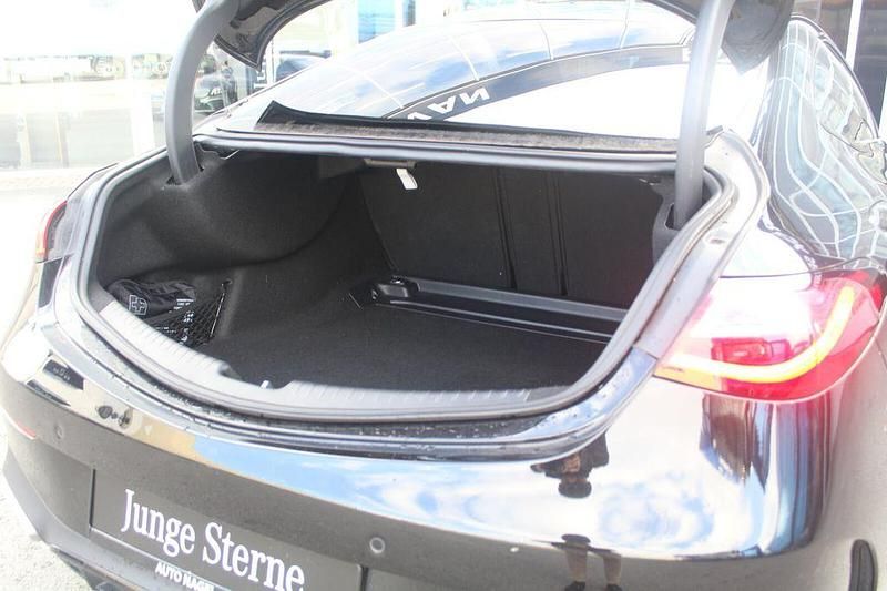 Gebraucht Mercedes CLE300 Premium 258 PS (189 kW) 2025 Schwarz Coupé