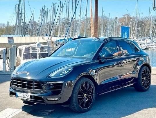 Schwarz Gebraucht 2017 Porsche Macan GTS Chrono SUV | 48.911 € (Teuer) - Bild 1/4