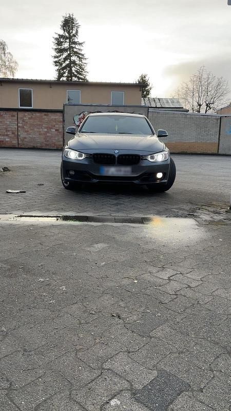 Gebraucht BMW 330 258 PS (189 kW) 2013 Grau Limousine