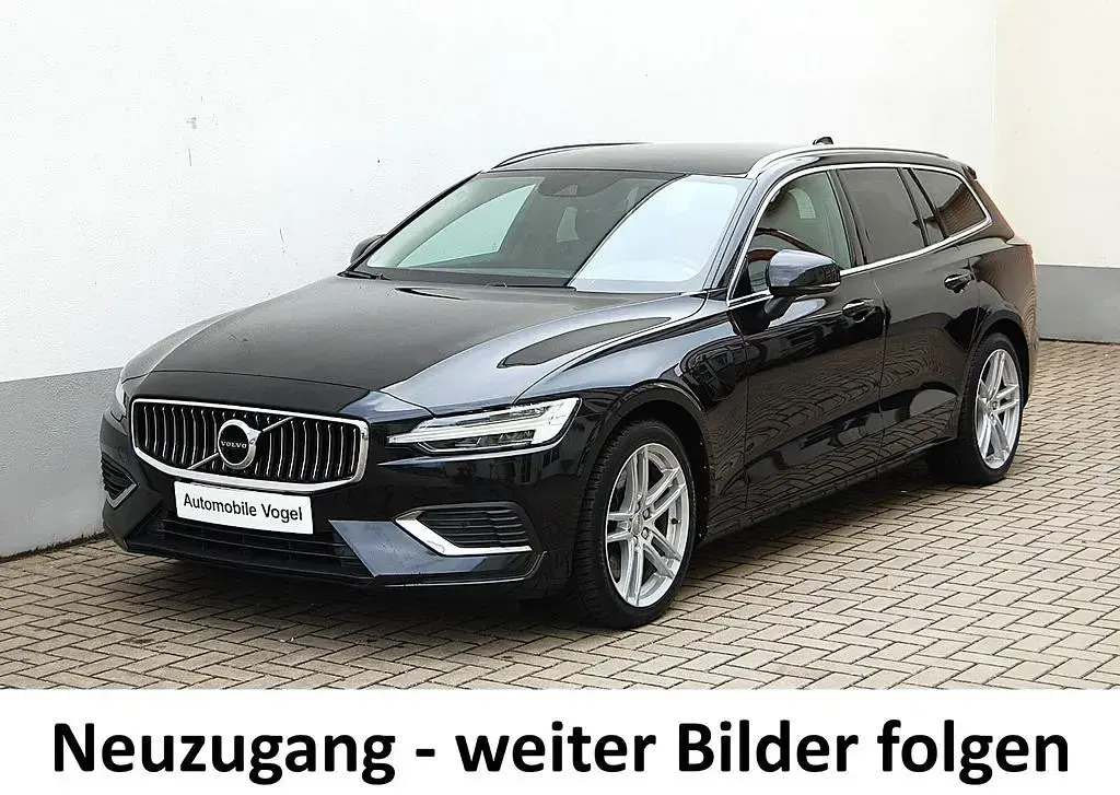 Gebraucht Volvo V60 Core 197 PS (144 kW) 2024 Schwarz Kombi