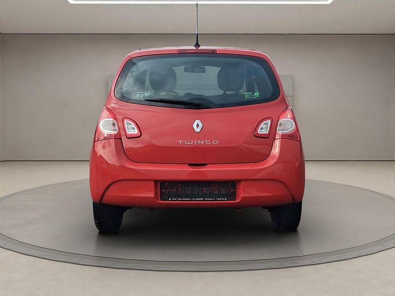 Second-hand Renault Twingo Expression 75 CP (55 kW) 2012 Roșu Hatchback