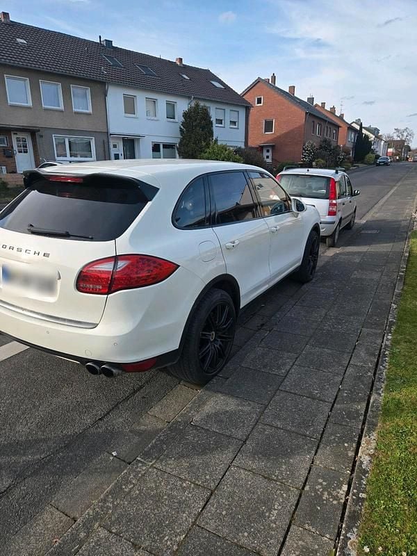 Gebraucht Porsche Cayenne 300 PS (220 kW) 2010 Weiß SUV