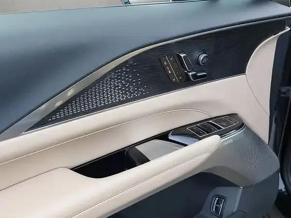 Gebraucht Cadillac LYRIQ 305 kW (416 PS) 2025 Stellar black metallic SUV