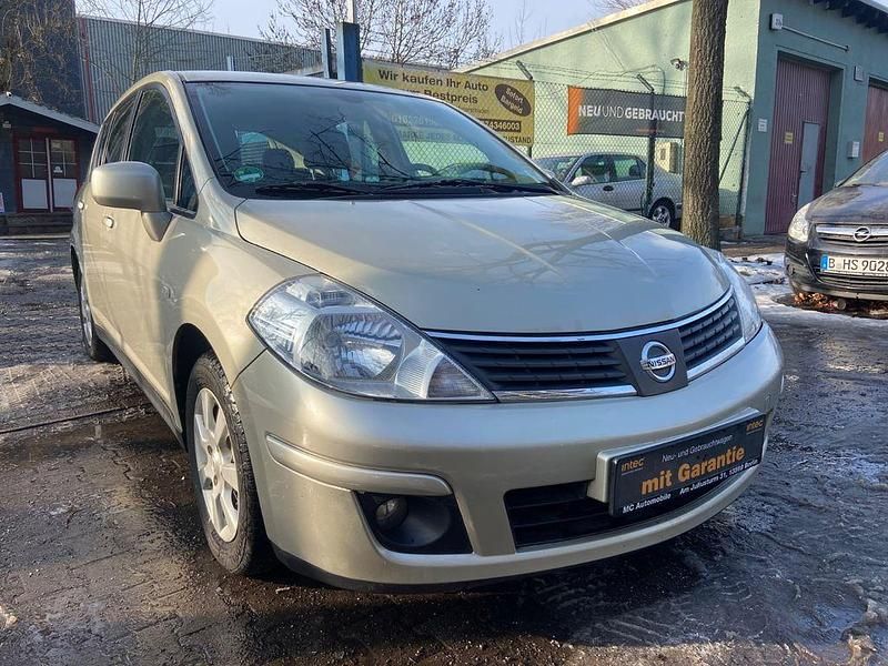 Gebraucht Nissan Tiida Acenta 110 PS (80 kW) 2009 Silber Limousine