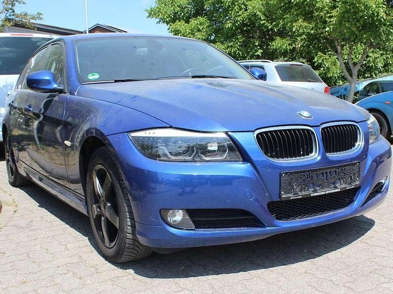 Montegoblau metallic Gebraucht 2010 BMW 318 Limousine | 4.800 € (Guter Preis) - Bild 1/4