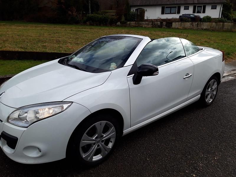 Gebraucht Renault Mégane Cabriolet Dynamique 135 PS (99 kW) 2010 Weiß Cabrio