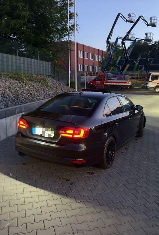 Gebraucht VW Jetta Highline 140 PS (102 kW) 2012 Schwarz Limousine