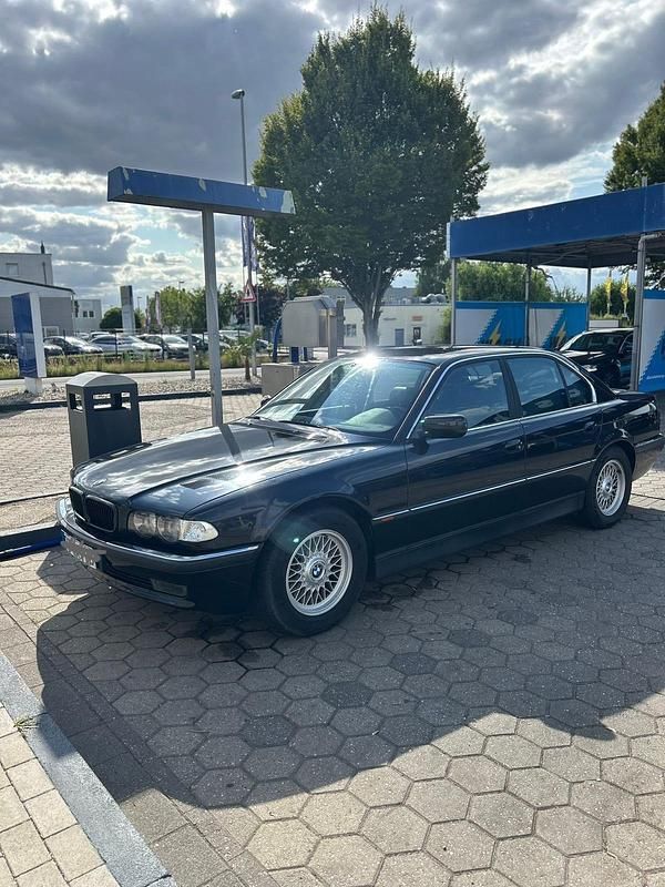 Schwarz Gebraucht 1998 BMW 735 Basis Limousine | 7.500 € (Superpreis) - Bild 1/4