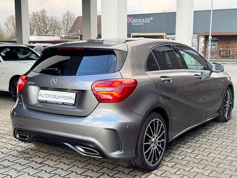 Gebraucht Mercedes A180 Edition 122 PS (89 kW) 2018 Grau Limousine