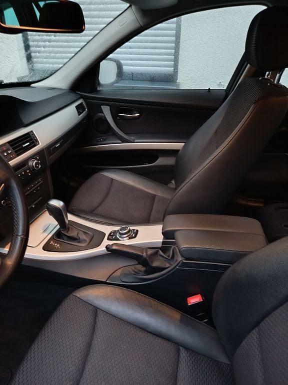 Second-hand BMW 320 184 CP (135 kW) 2012 Gri Berlinǎ