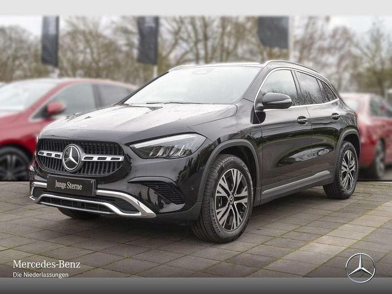 Gebraucht Mercedes GLA200 Progressive 150 PS (110 kW) 2025 Schwarz SUV