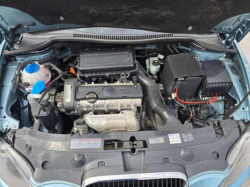 Second-hand Seat Leon Reference 86 CP (63 kW) 2010 Albastru Hatchback