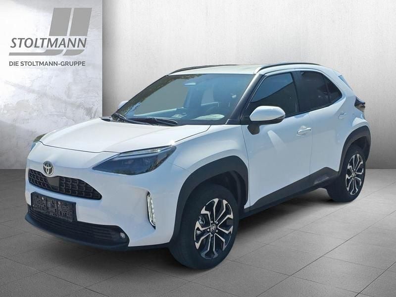 Weiß Gebraucht 2024 Toyota Yaris Cross Team SUV | 25.777 € (Superpreis) - Bild 1/4