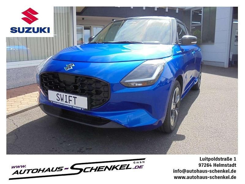 Frontier blue pearl met. / sup Gebraucht 2024 Suzuki Swift Comfort+ Kleinwagen | 17.880 € (Fairer Preis) - Bild 1/4