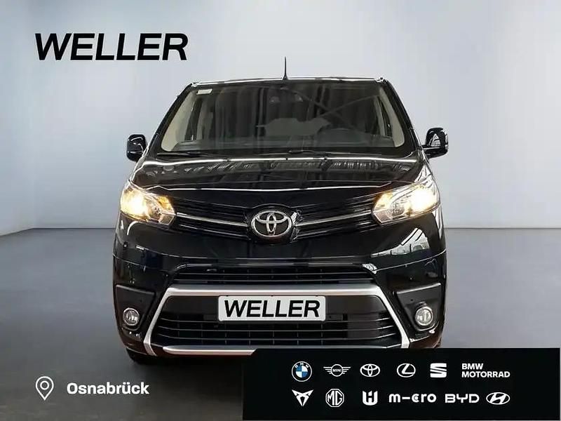 Gebraucht Toyota Proace Team 177 PS (130 kW) 2023 Graphitschwarz Van / Kleinbus