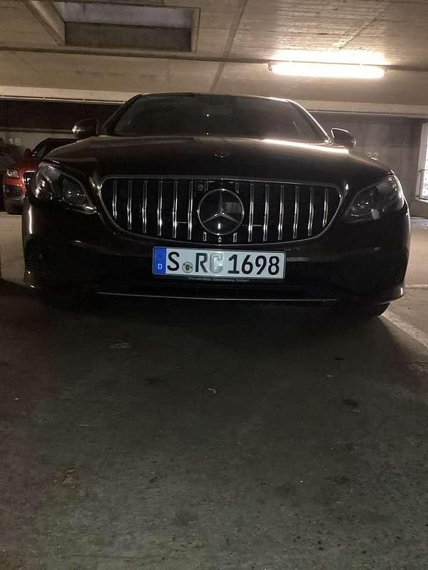 Gebraucht Mercedes E220 Avantgarde 194 PS (142 kW) 2017 Braun Limousine