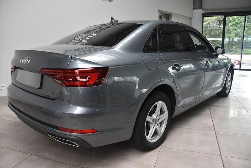 Gebraucht Audi A4 Sport 150 PS (110 kW) 2018 Grau metallic