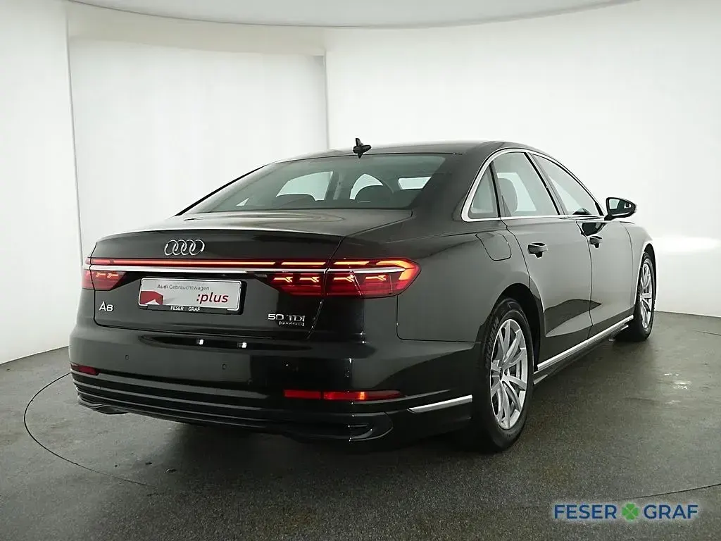 Gebraucht Audi A8 Premium 286 PS (210 kW) 2023 Vesuvgrau metallic Limousine