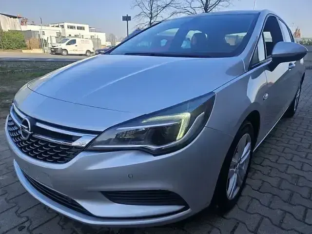 Gebraucht Opel Astra 85 PS (62 kW) 2019 Silber Limousine