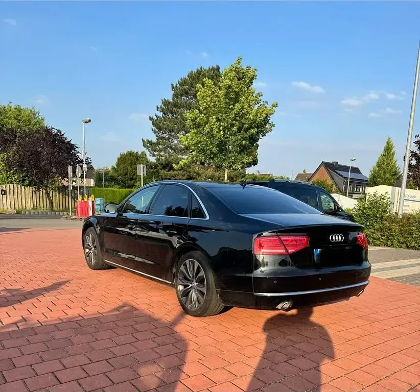 Gebraucht Audi A8 Ambiente 351 PS (258 kW) 2010 Schwarz Limousine