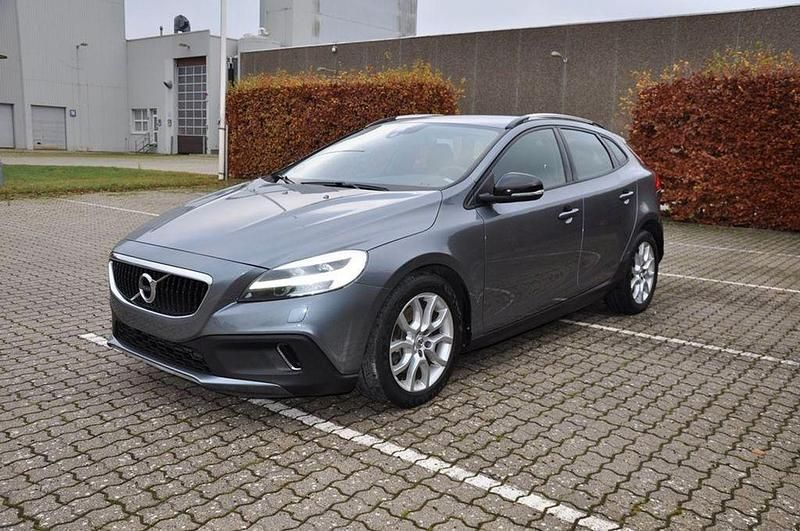Grau Gebraucht 2016 Volvo V40 CC Ocean Race Kombi | 6.200 € (Guter Preis) - Bild 1/4