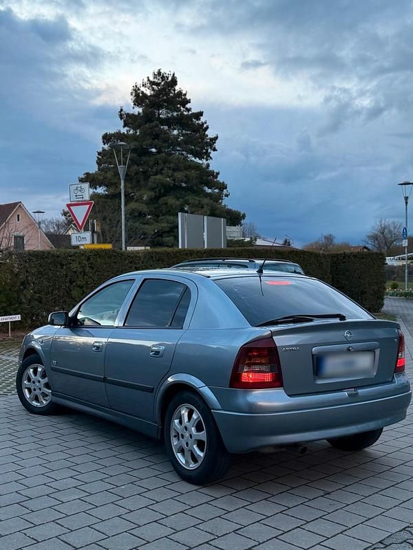 Usata Opel Astra 84 CV (61 kW) 2003 Andere farben Berlina