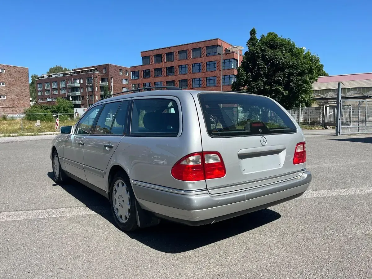 Gebraucht Mercedes E420 279 PS (205 kW) 1997 Silber Kombi