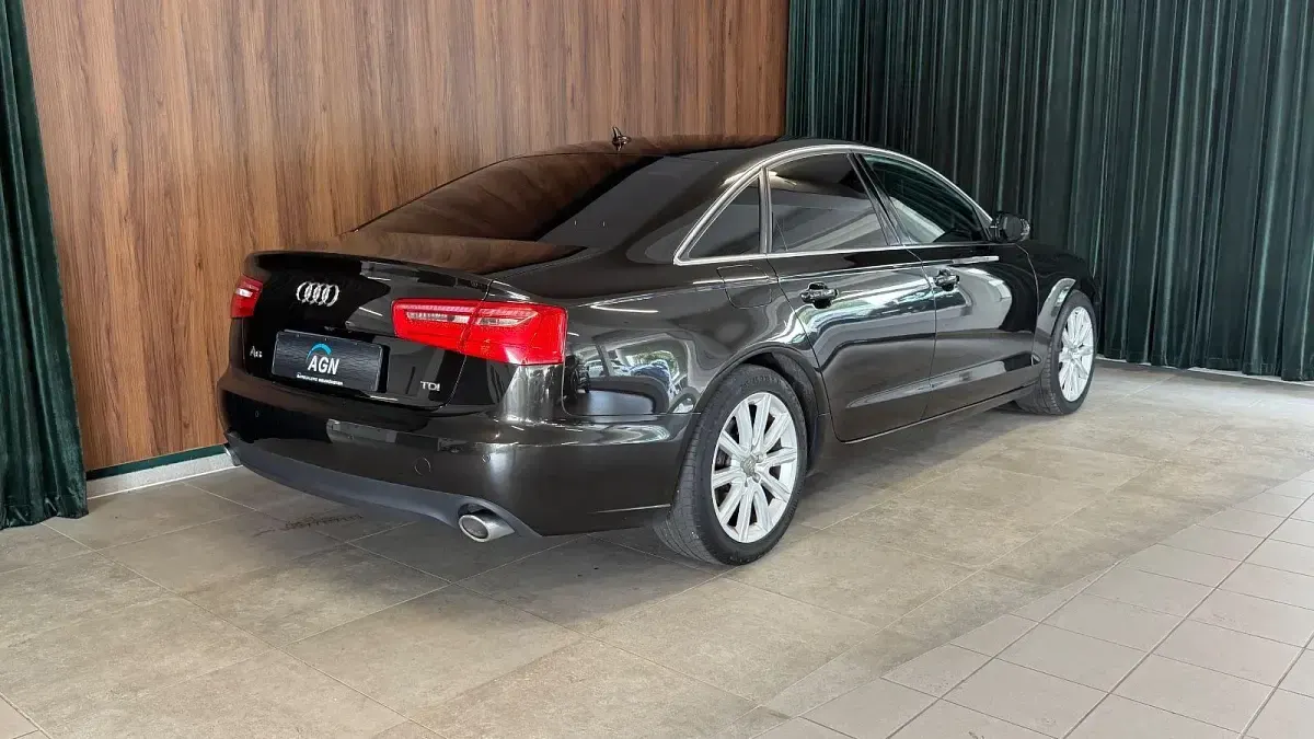 Gebraucht Audi A6 Sport 204 PS (150 kW) 2013 Schwarz Limousine