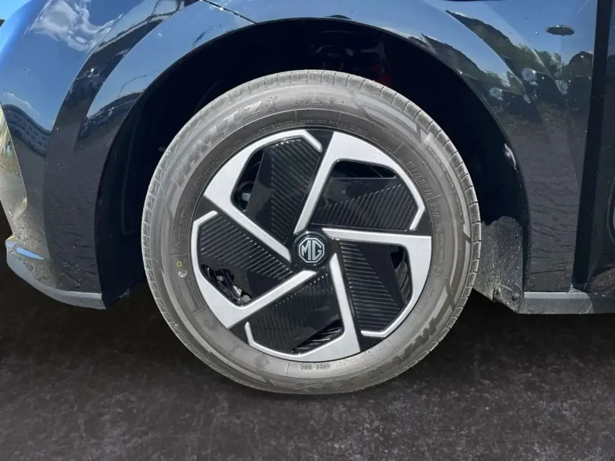 Nowe MG MG4 EV Comfort 117 kW (160 KM) 2026 Szary Hatchback