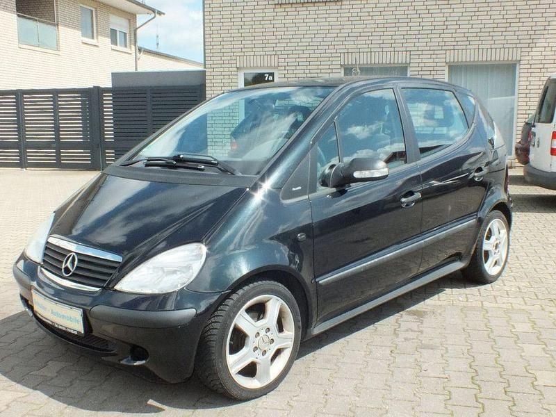 Schwarz Gebraucht 2004 Mercedes A160 Elegance Van / Kleinbus | 490 € (Superpreis) - Bild 1/4