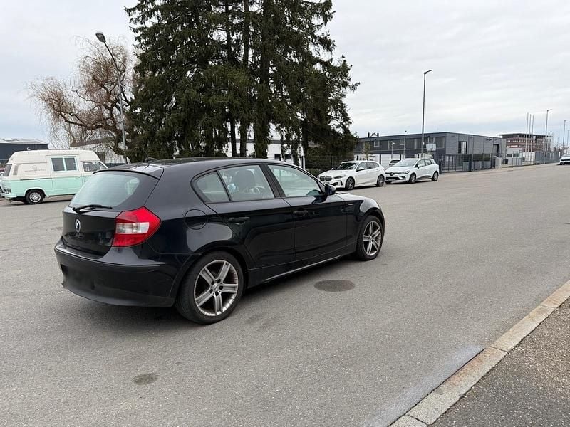 Gebraucht BMW 116 116 PS (85 kW) 2006 Schwarz Kleinwagen