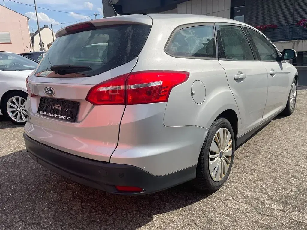 Gebraucht Ford Focus Trend 95 PS (69 kW) 2017 Silber Limousine