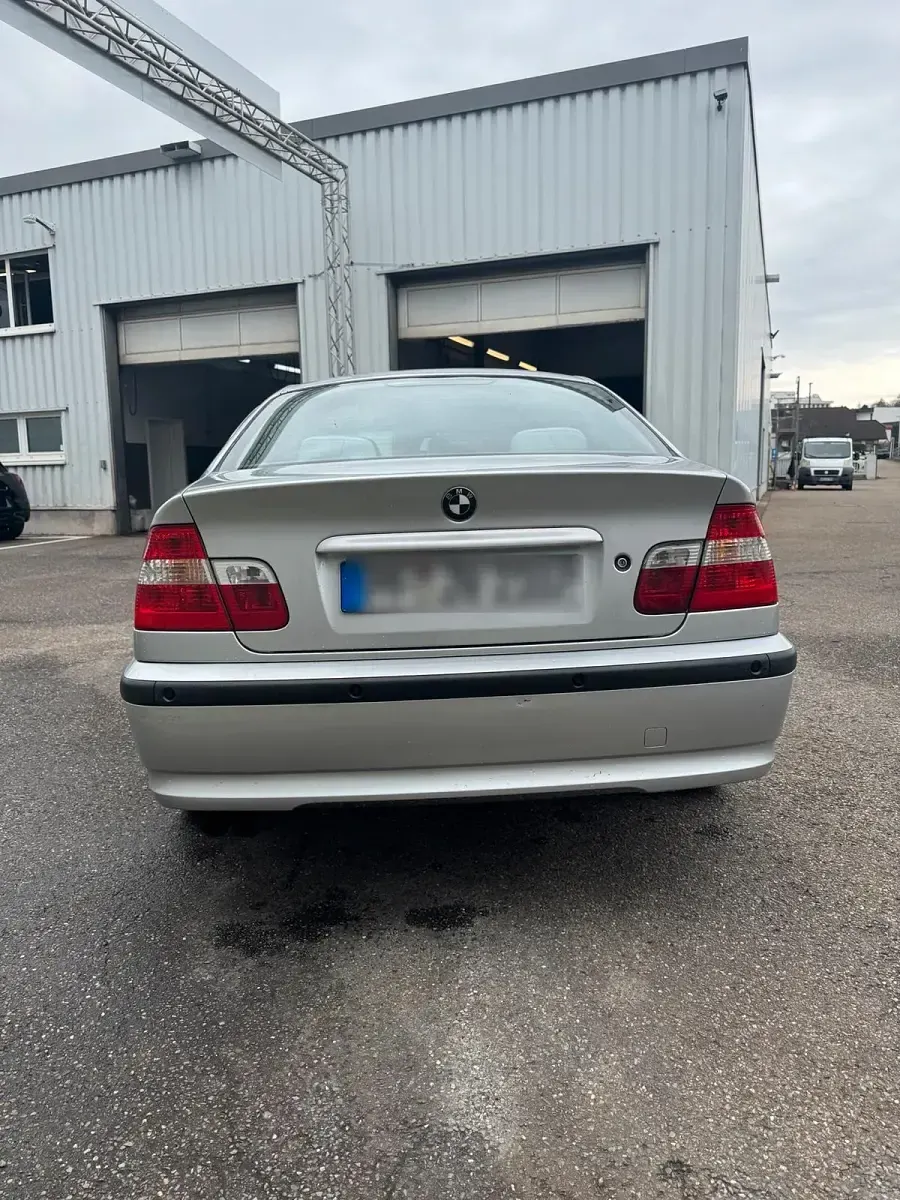 Używany BMW 325 192 KM (141 kW) 2003 Srebrny Sedan/Limuzyna