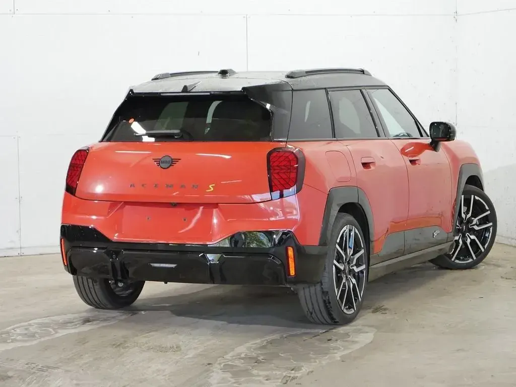 Usata Mini Aceman 160 kW (218 CV) 2025 Rosso SUV