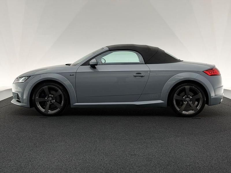 Gebraucht Audi TT Roadster Ambiente 245 PS (180 kW) 2019 Grau Cabrio