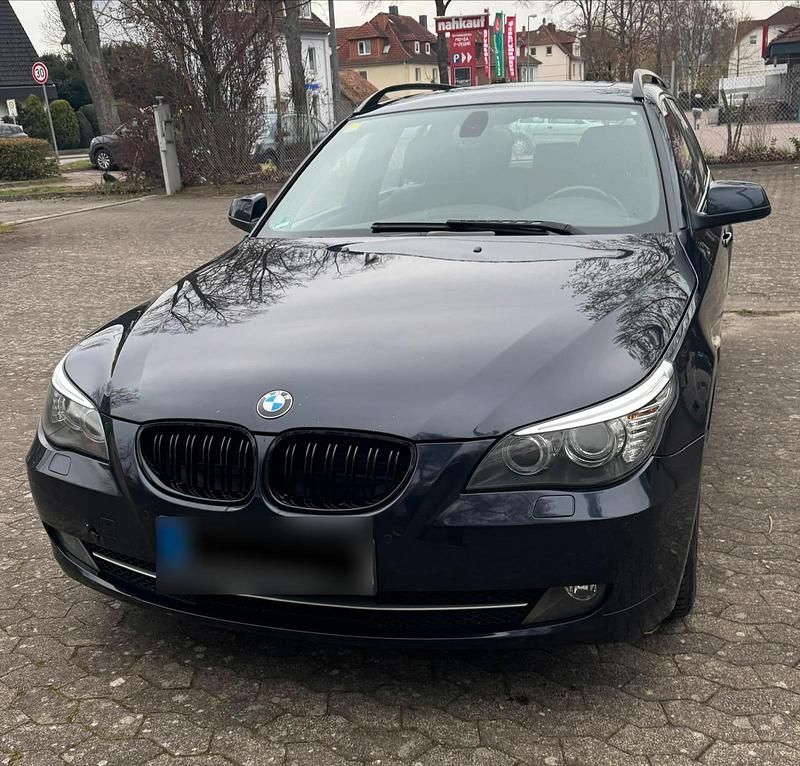 Gebraucht BMW 520 163 PS (119 kW) 2010 Blau Kombi