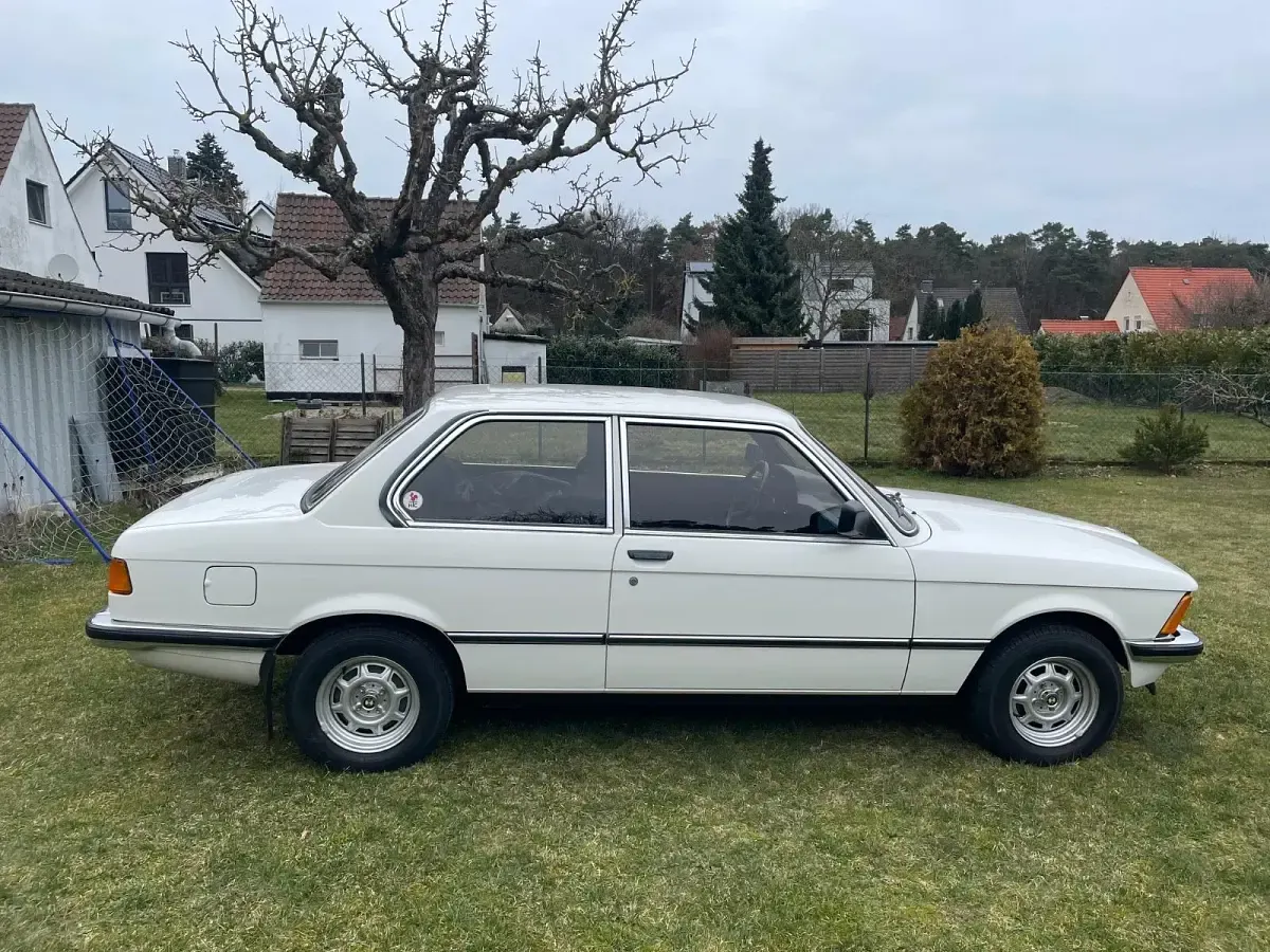 Gebraucht BMW 320 122 PS (89 kW) 1980 Weiß Coupé