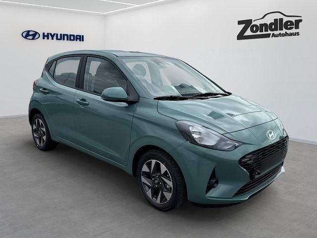 Gebraucht Hyundai i10 Trend 63 PS (46 kW) 2025 Grün Kleinwagen