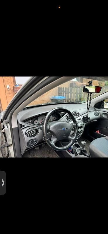 Gebraucht Ford Focus 105 PS (77 kW) 2002 Silber Kleinwagen