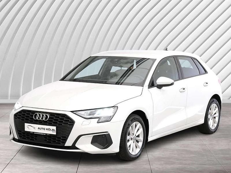 Weiß Gebraucht 2021 Audi A3 Basis Limousine | 17.990 € (Guter Preis) - Bild 1/4