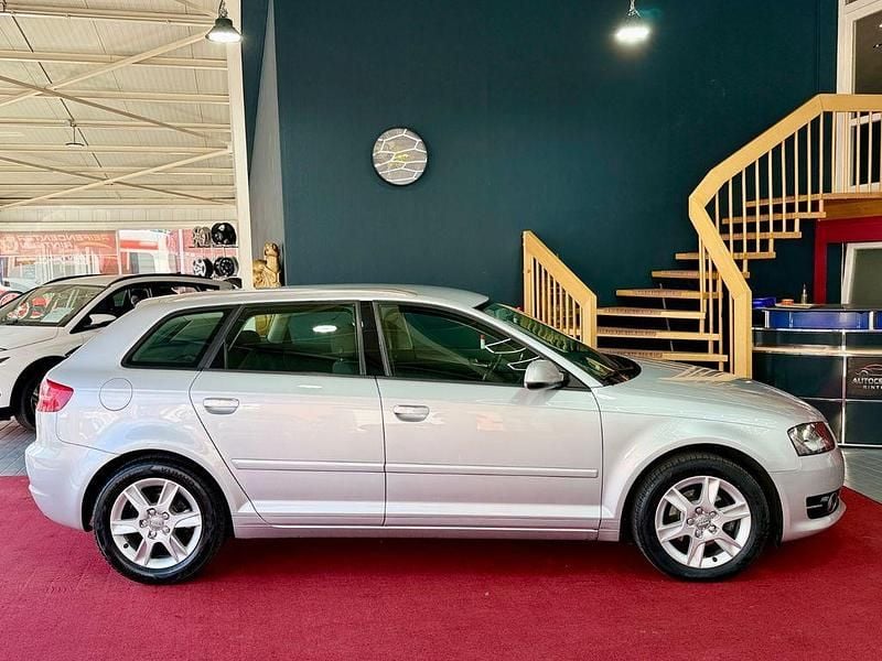 Gebraucht Audi A3 Attraction 105 PS (77 kW) 2012 Silber Kleinwagen
