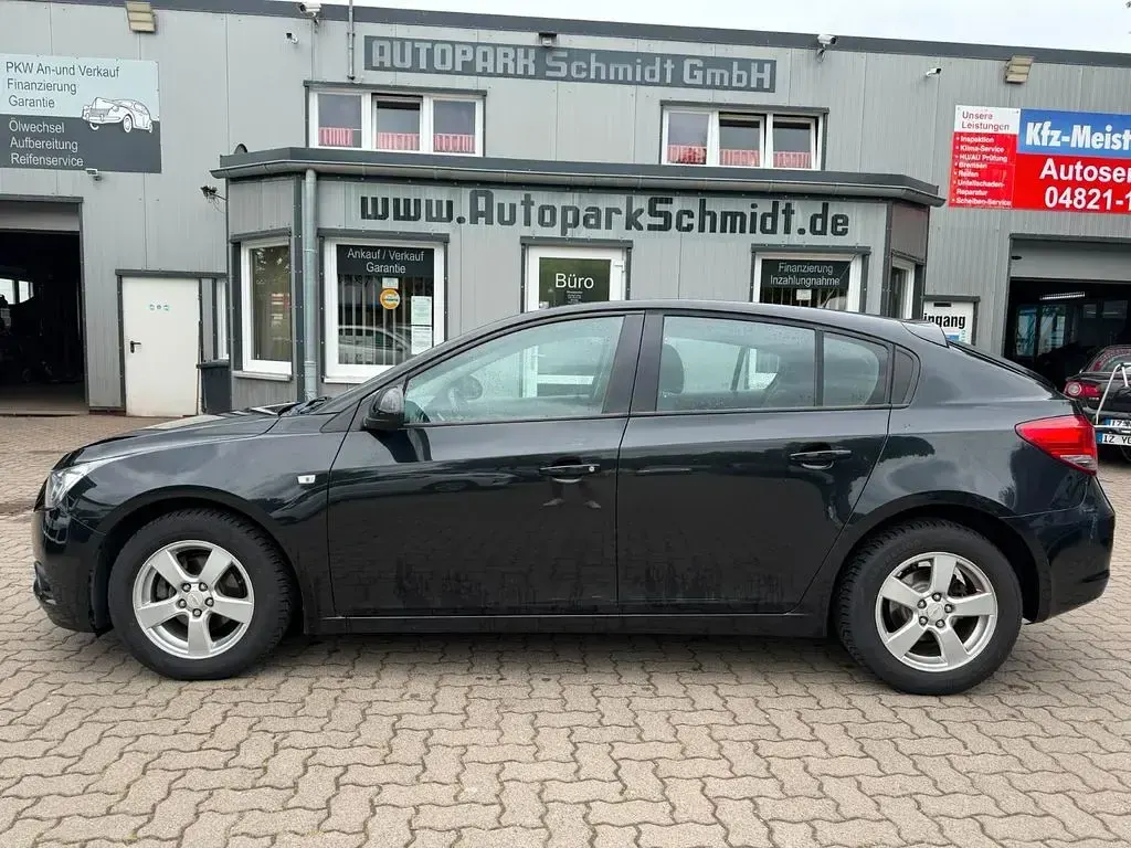 Gebraucht Chevrolet Cruze LT 124 PS (91 kW) 2011 Schwarz Kleinwagen