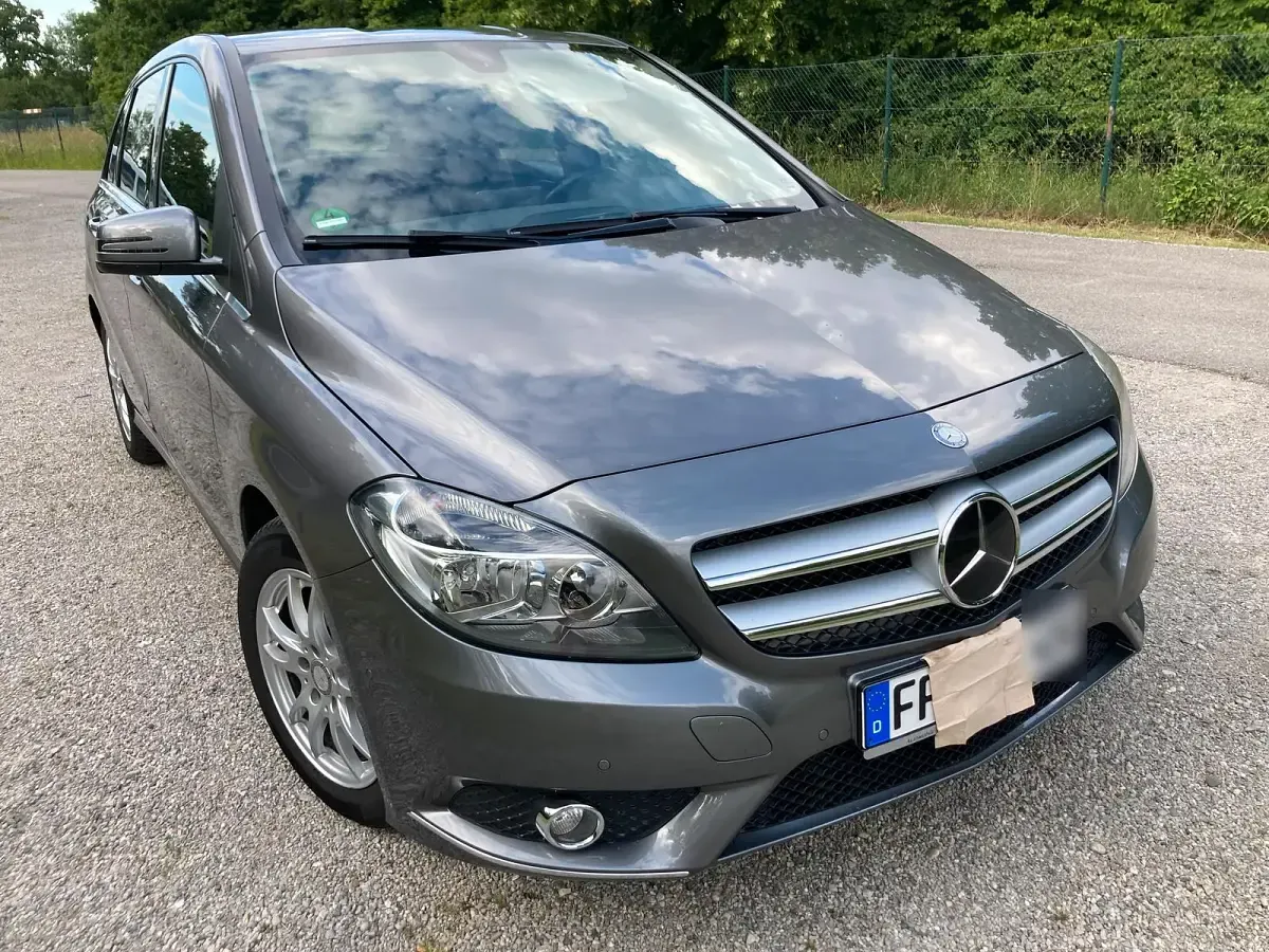 Gebraucht Mercedes B200 136 PS (100 kW) 2014 Grau Kleinwagen