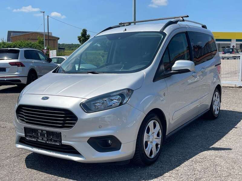 Polarsilber metallic Gebraucht 2020 Ford Tourneo Courier Trend Van / Kleinbus | 10.750 € (Guter Preis) - Bild 1/4