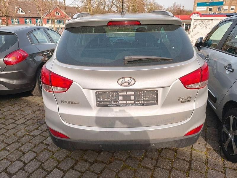 Gebraucht Hyundai ix35 Style 136 PS (100 kW) 2012 Silber SUV
