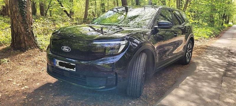 Second-hand Ford Explorer Extended Range 210 kW (286 CP) 2025 Negru SUV