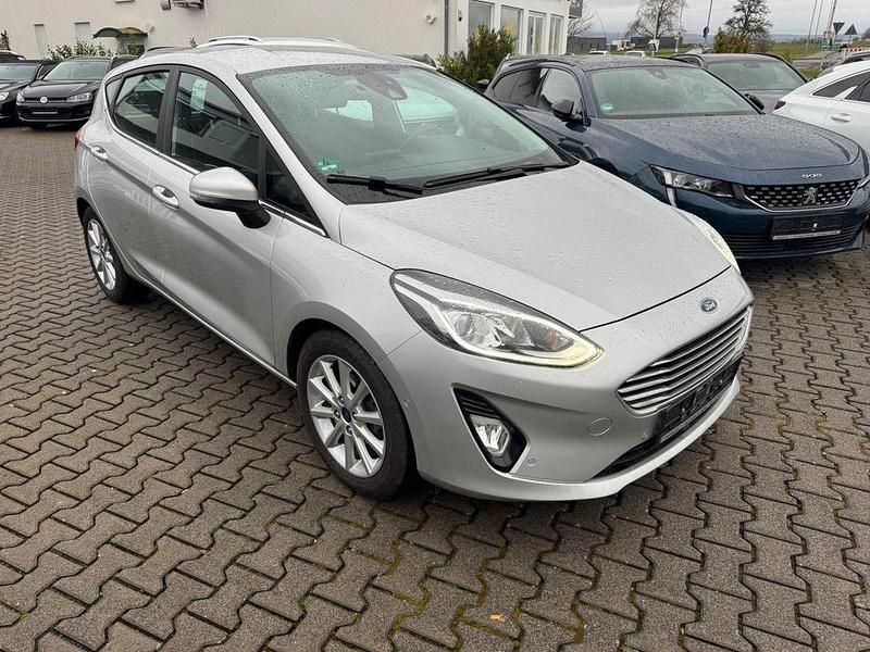 Gebraucht Ford Fiesta Titanium 101 PS (74 kW) 2017 Silber Limousine