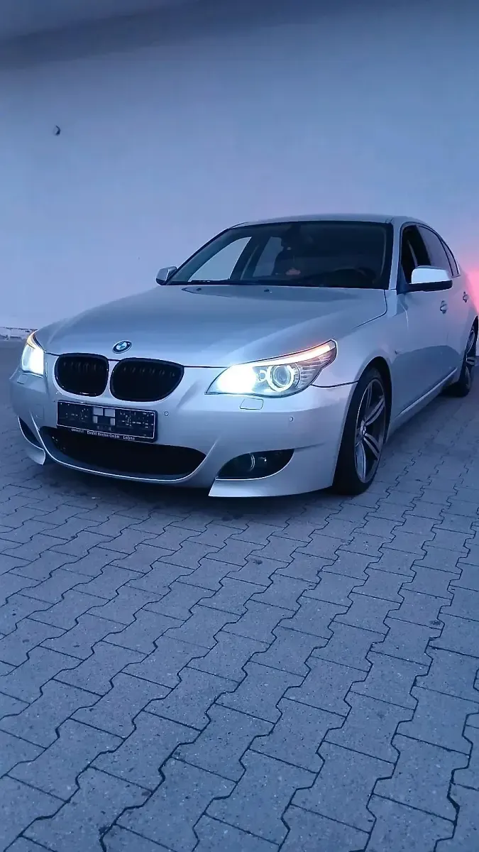 Gebraucht BMW 520 177 PS (130 kW) 2010 Grau Limousine