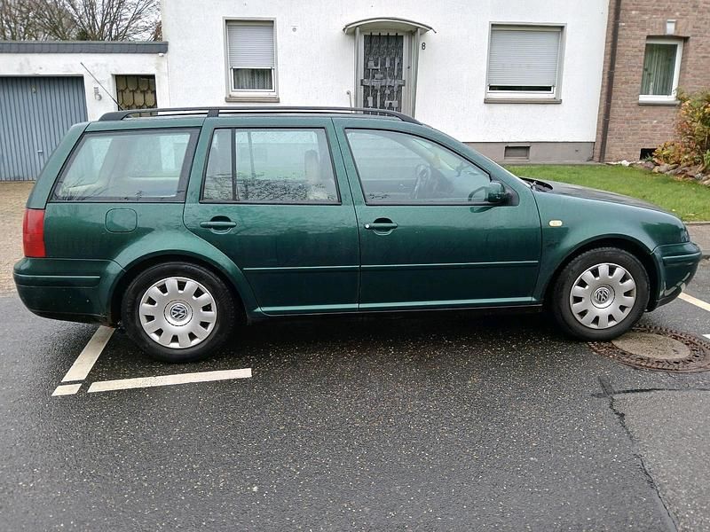 Grün Gebraucht 1999 VW Bora Kombi | 1.200 € (Fairer Preis) - Bild 1/4